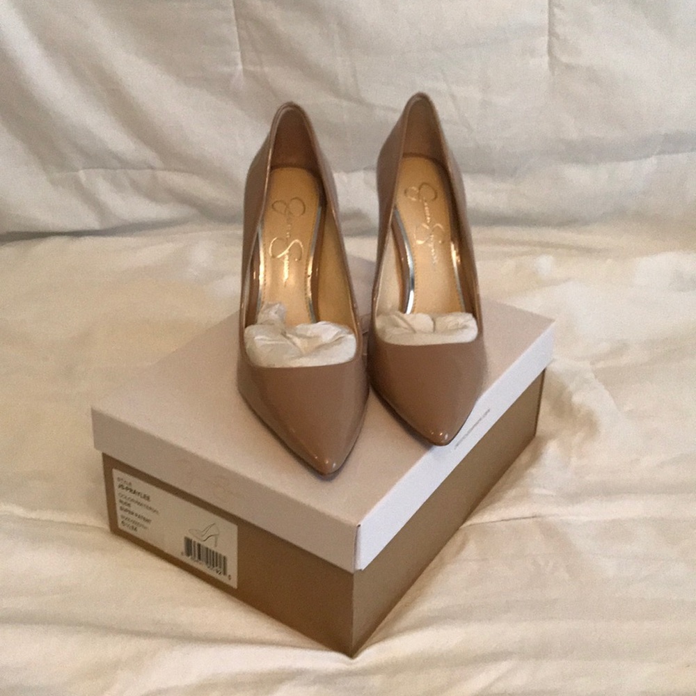 Jessica Simpson nude pumps